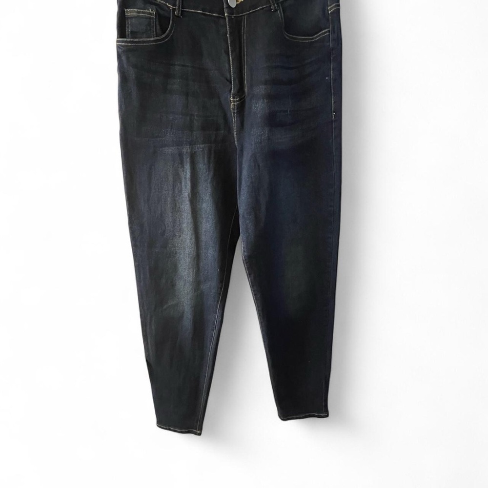 Dark Wash Skinny Jeans with Sleek Fit​​​